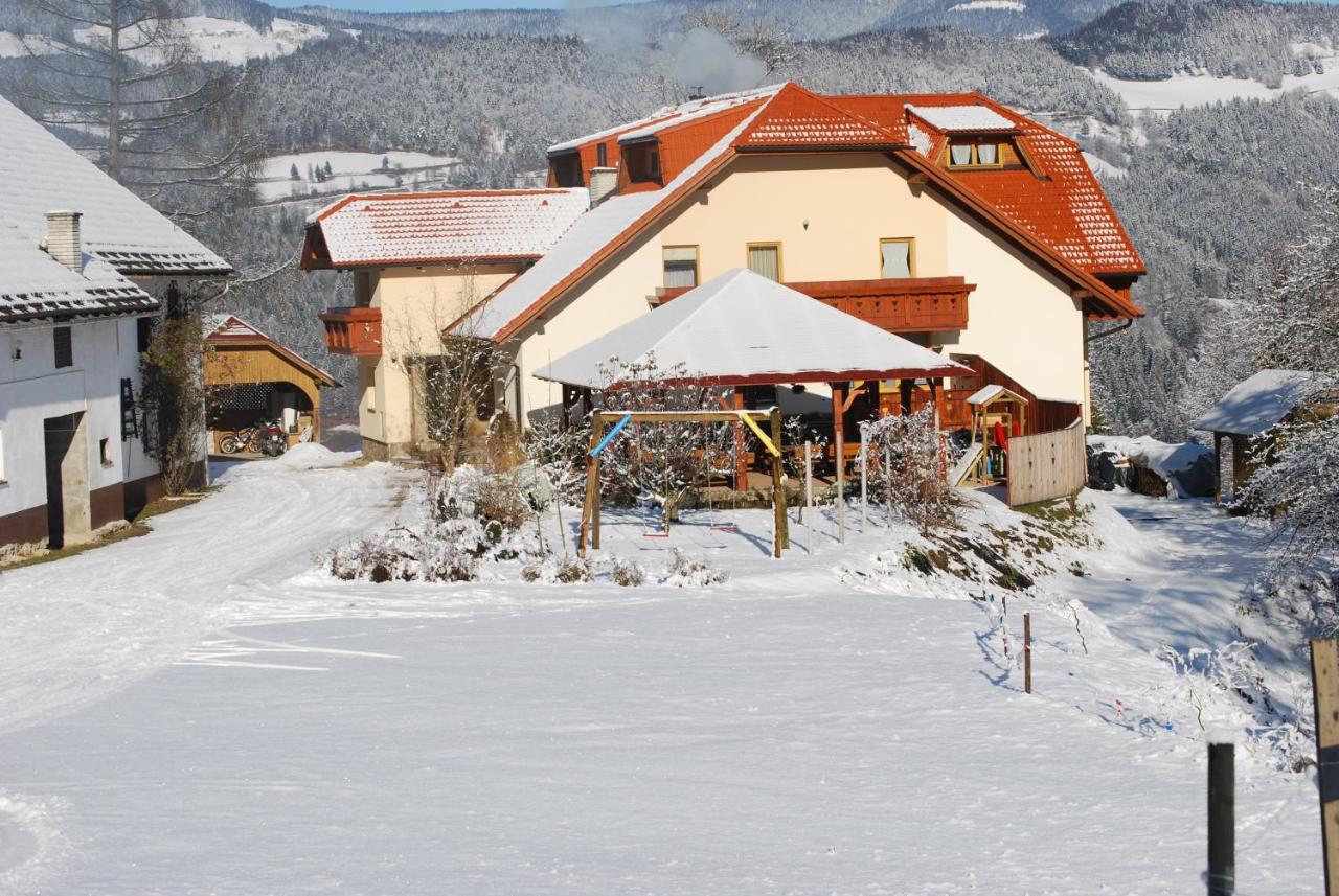 Apartments Organic tourist farm Jeglijenk - Bed and Breakfast