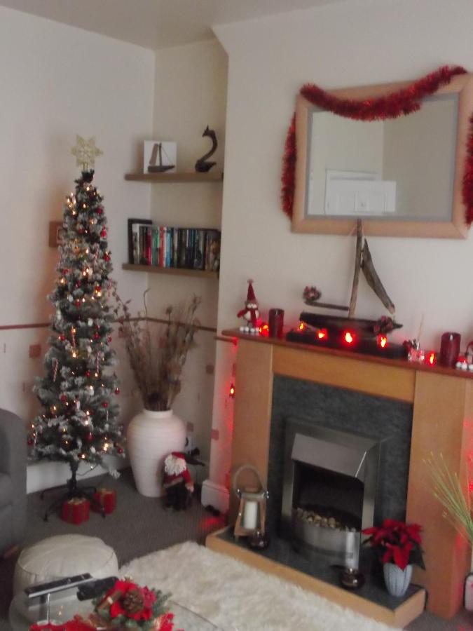 The Shady Corner, Flat 2, 16 Sandy Lane - B&B