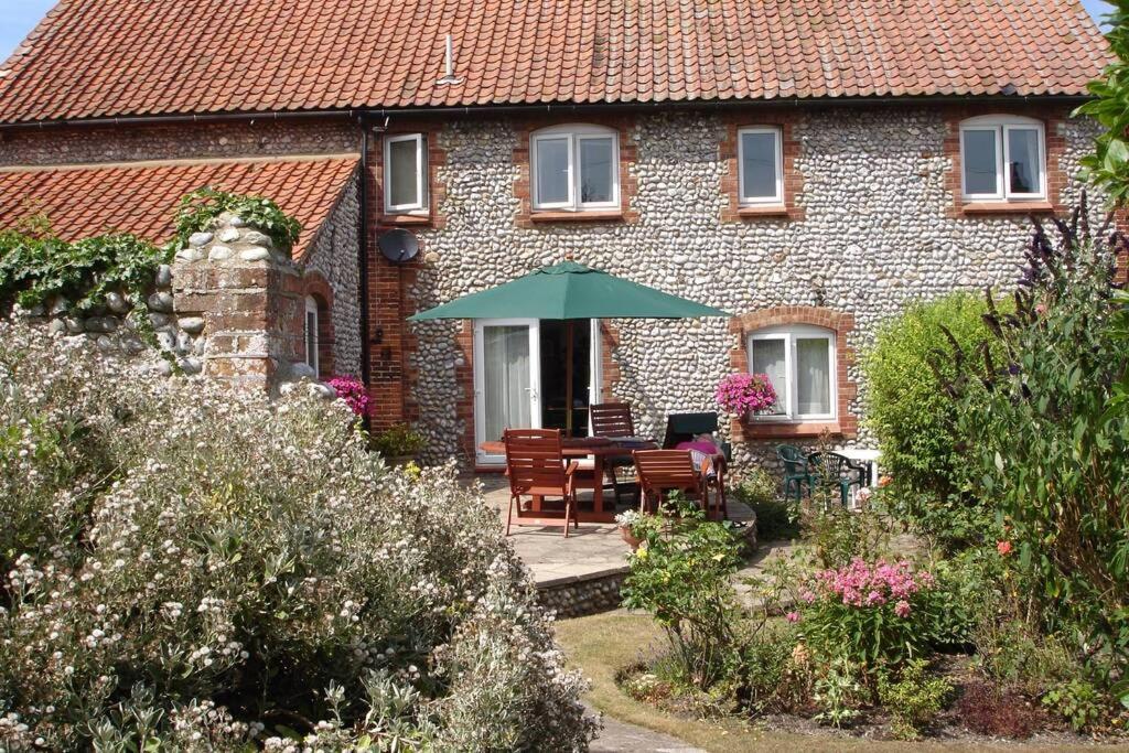 HOXNE HOUSE WEYBOURNE,N Coast sleeps 14 5 bedroom j72 - Ferienwohnung Weybourne