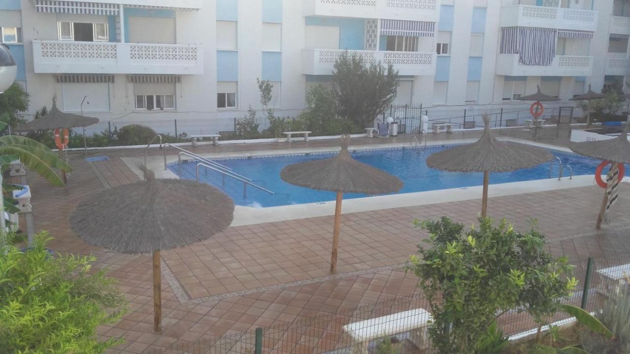 Apartamento con Piscina a 50 m de la Playa de Regla 2 Dormitorios Hasta 6 personas - Bed and Breakfast Chipiona