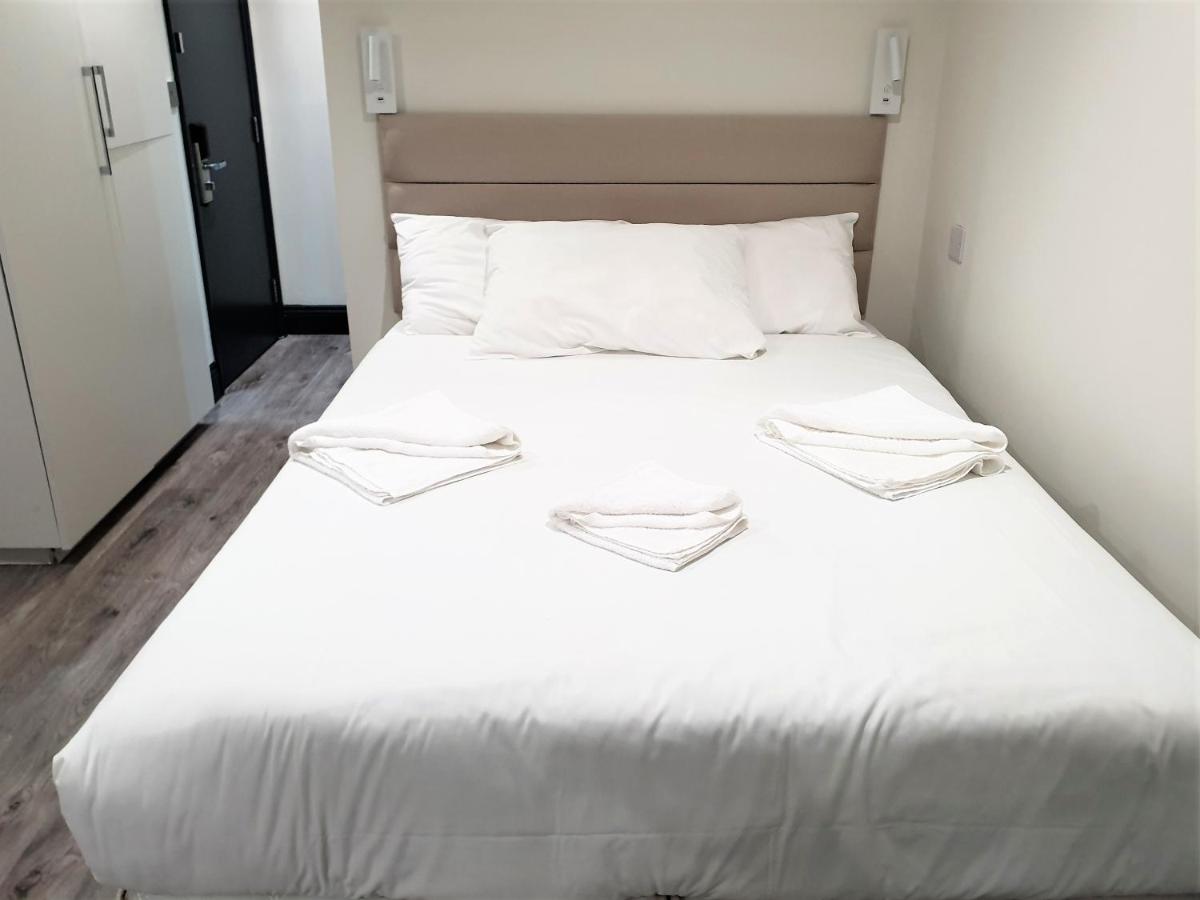 Triple Studio (3 Adults)