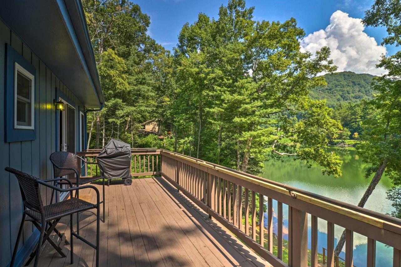 B&B Robbinsville - Lake Santeetlah Escape with Kayaks, Boat Slip and More - Bed and Breakfast Robbinsville