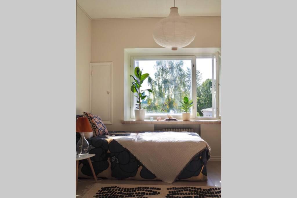 Beautiful design studio in the heart of Kallio - B&B