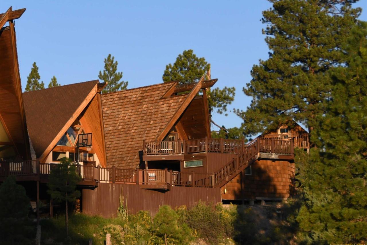 B&B Long Valley Junction - Unique Mountain Cabin with Game Room - Near Bryce! - Bed and Breakfast Long Valley Junction