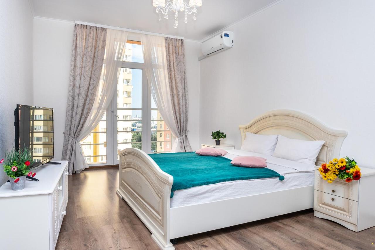 B&B Kyiv - Шикарная квартира на Оболони в ЖК Яскравый - Bed and Breakfast Kyiv