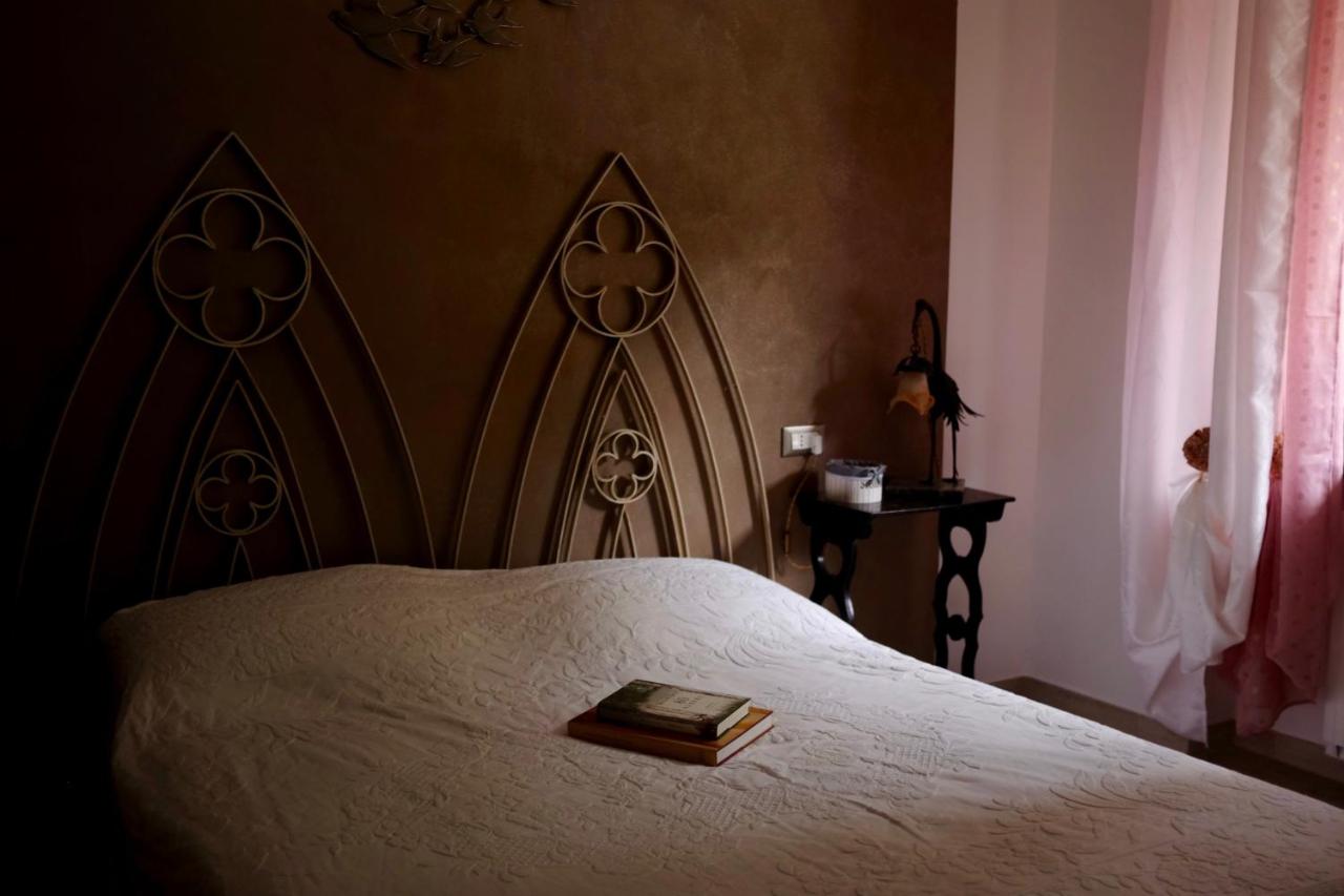 Habitación con cama extragrande y ducha a ras de suelo - Adaptada para personas con movilidad reducida