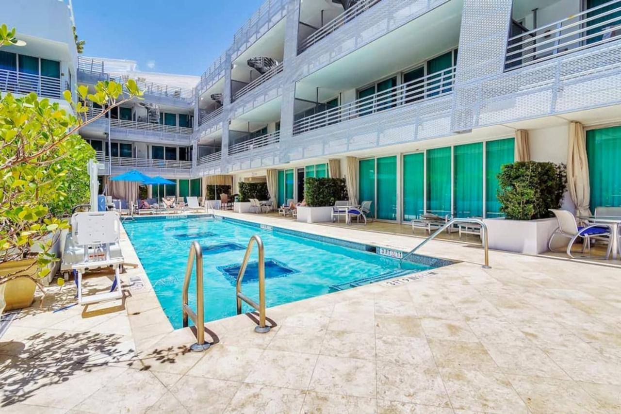 Boutique Suites 3 min walk to beach - B&B