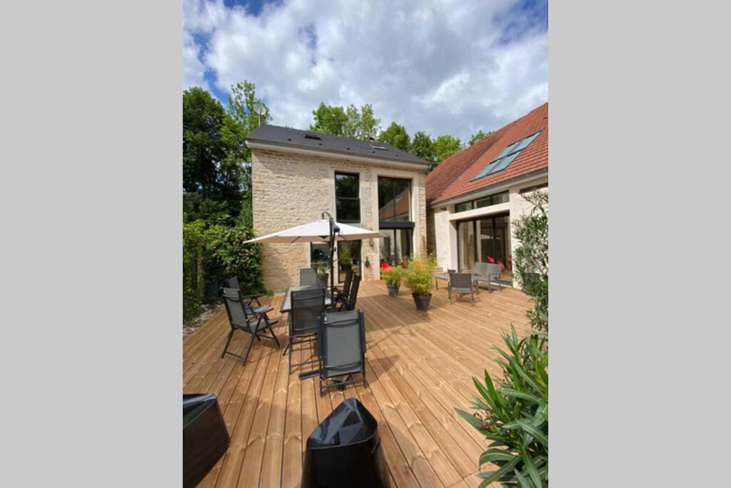 Les Dépendances - B&B Courtivron