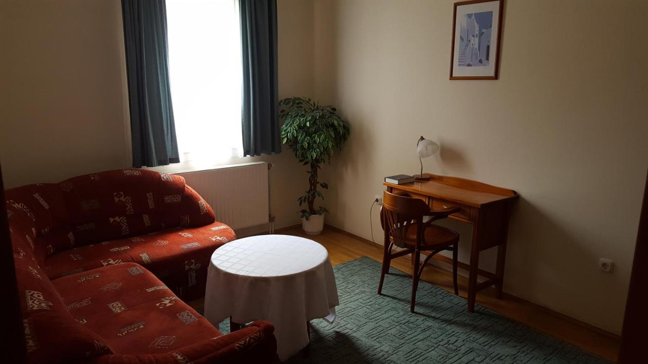 Apartamento con vistas al jardín