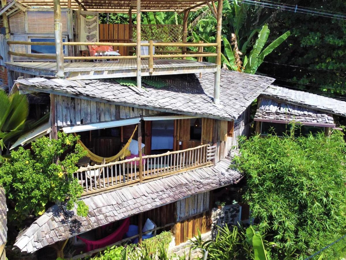 Driepersoonskamer met Balkon en Uitzicht op Zee
