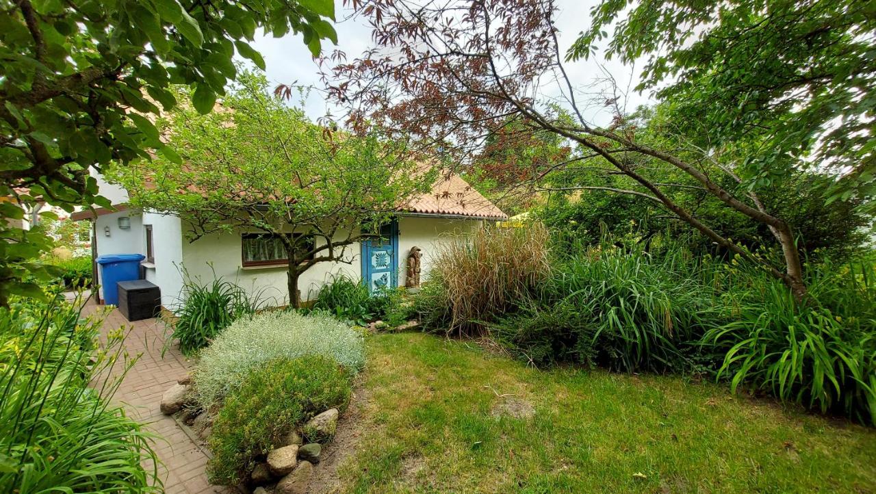 Ferienhaus Julchen Samtens - Bed and Breakfast