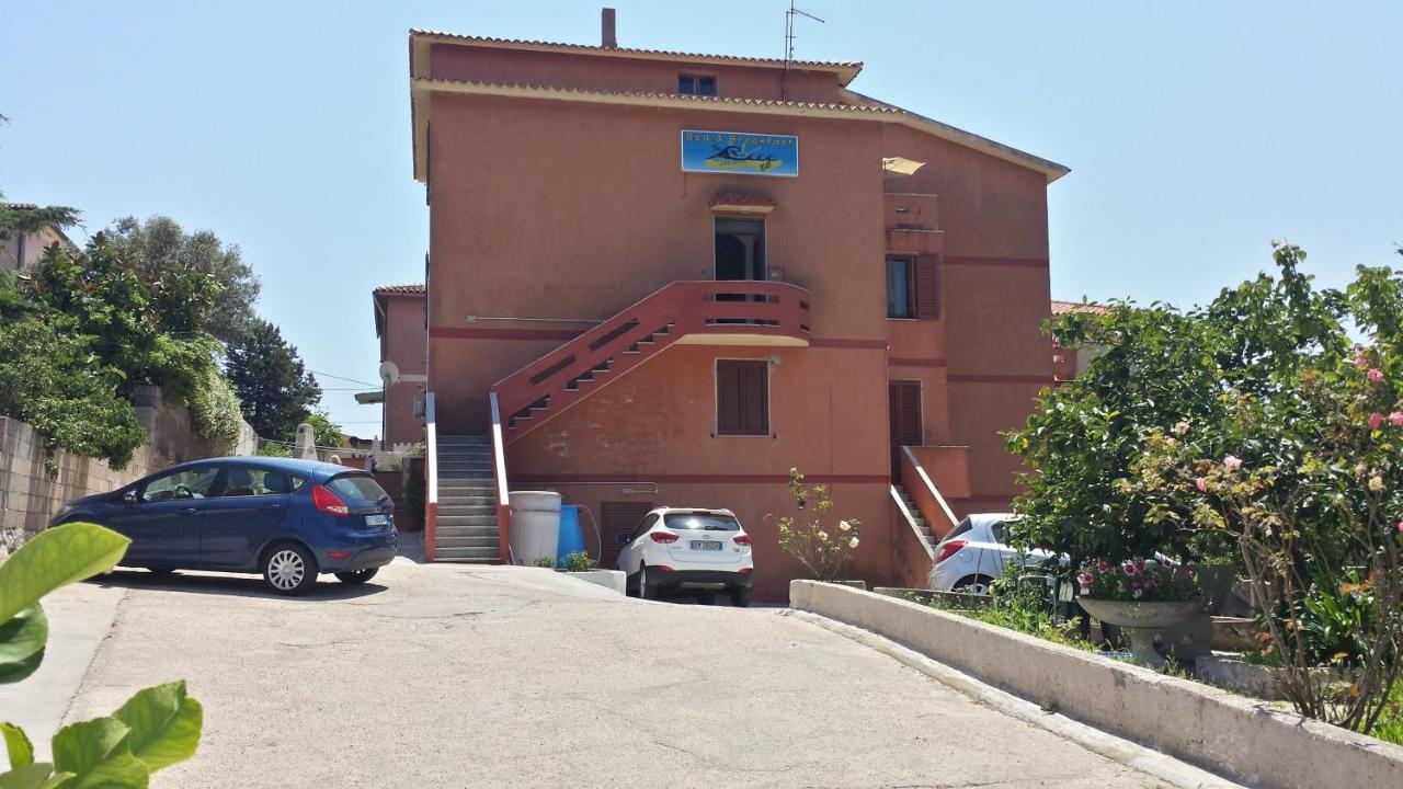 B&B La Maddalena - Guest House Tra Rocce E Mare - Bed and Breakfast La Maddalena