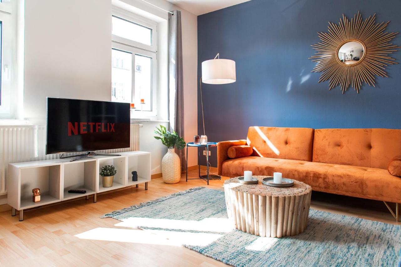 B&B Chemnitz - Stilvolles Apartment mit Balkon / Netflix + WIFI & zentrumsnah - Bed and Breakfast Chemnitz