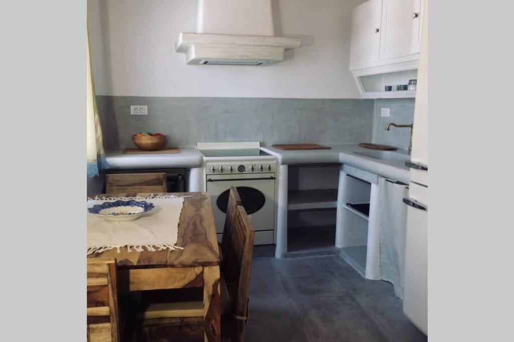 Traditional Suites in Chora Kythnos #2 - Bed and Breakfast
