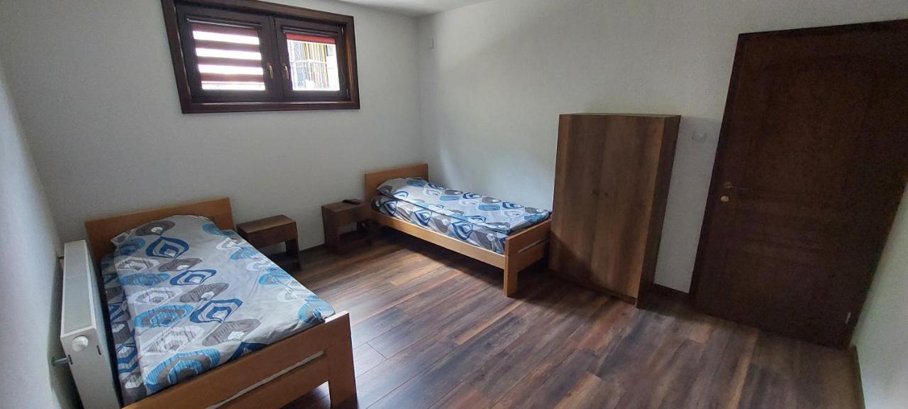 Tweepersoonskamer met 2 Aparte Bedden