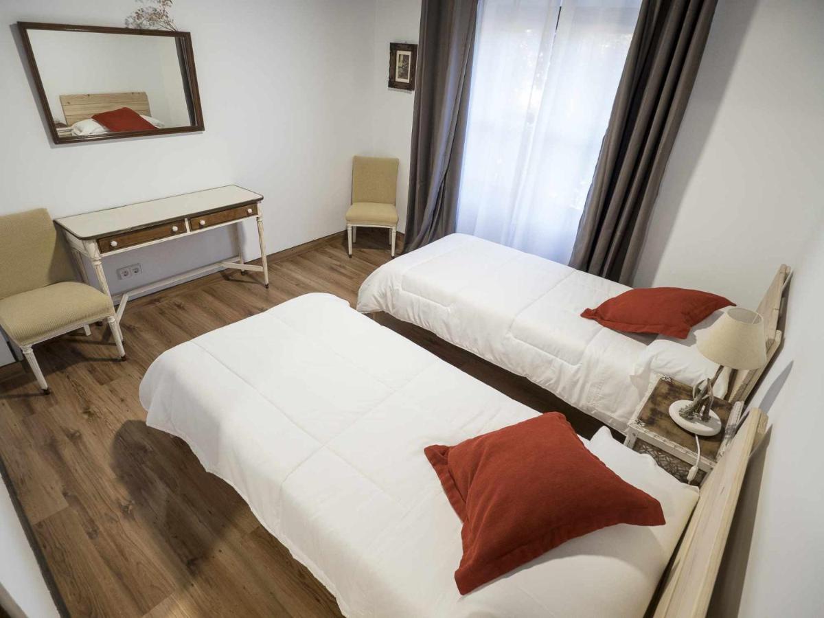 Chambre Lits Jumeaux avec Salle de Bains Privative