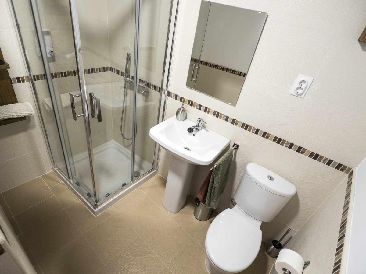 Camera Doppia con Letti Singoli con Bagno Privato 