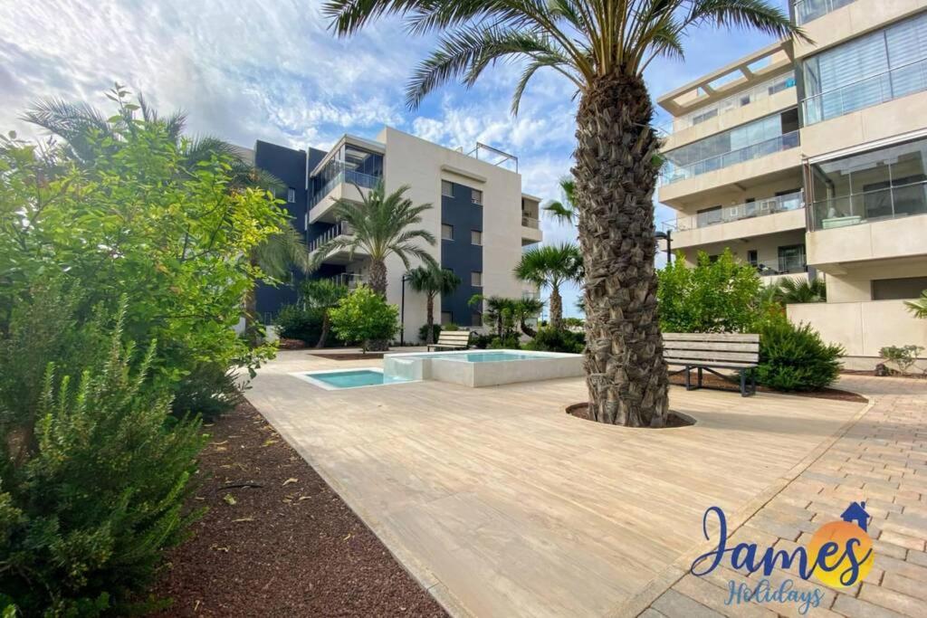 Green Hills Luxury Apartment with Comm pool (in & out) & Spa EB7 - Chambres d’hôtes