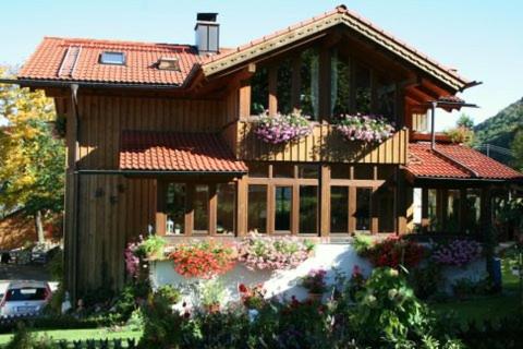 B&B Staudach-Egerndach - Haus Schwarz - Bed and Breakfast Staudach-Egerndach