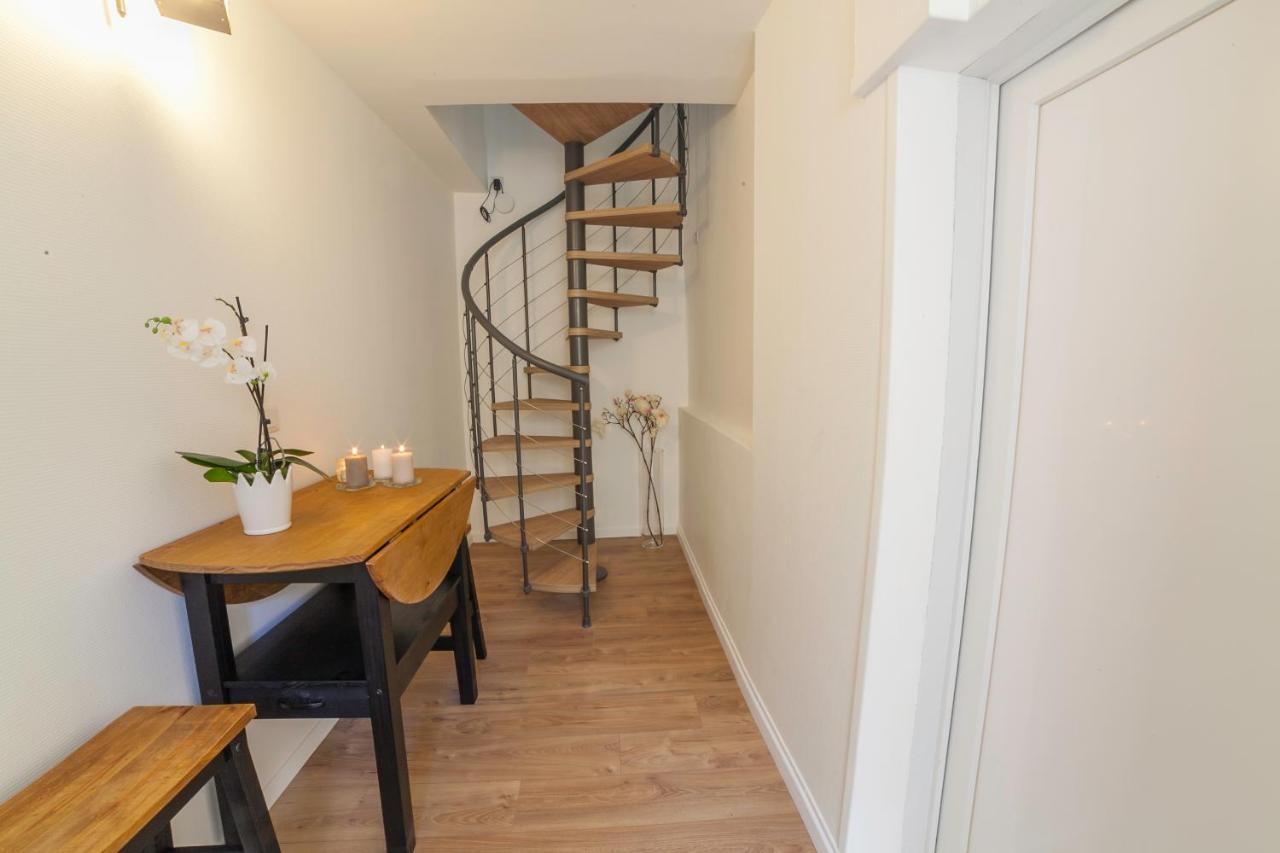 PRESTIGELOC - 3 Studios au Choix - 2 avec Sauna privé gratuit, 1 avec 3 Couchages, Centre-ville - Chambres d’hôtes