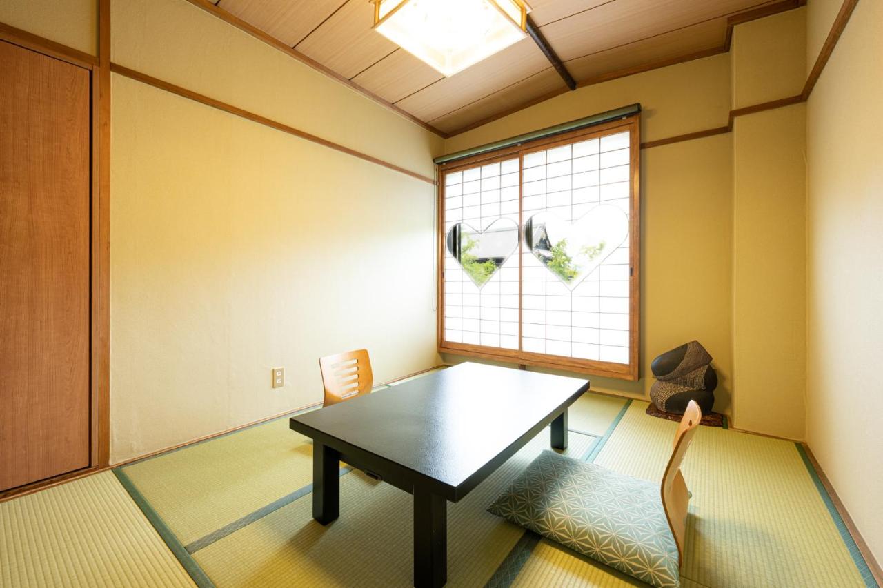 Japanese-Style Twin Room with City View