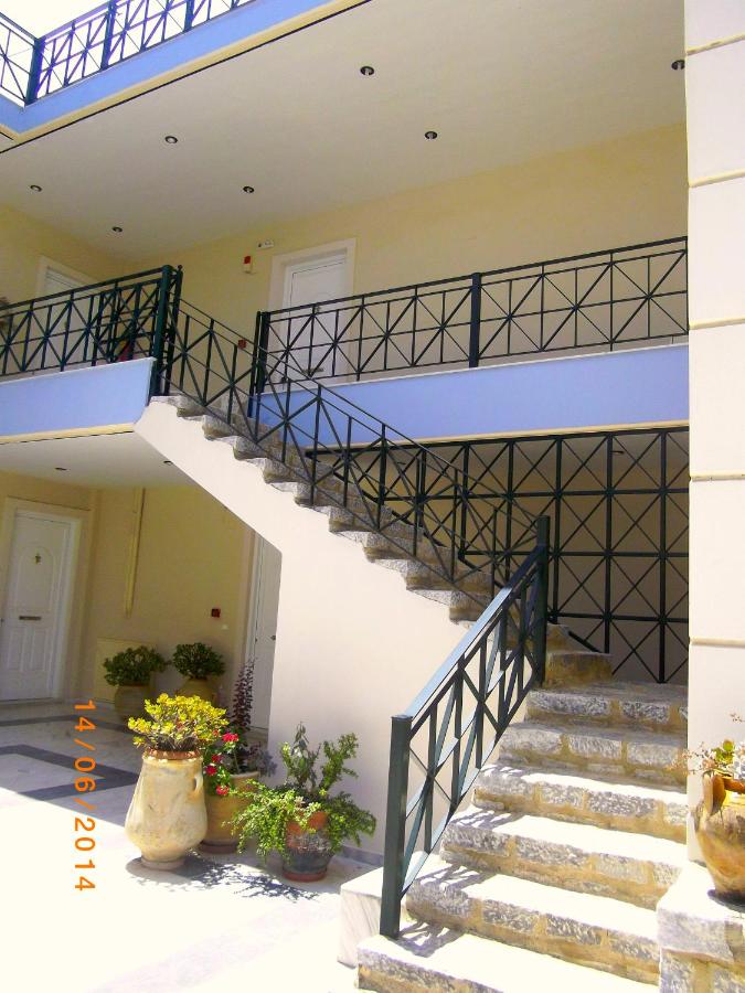 Studio (2 Adults)