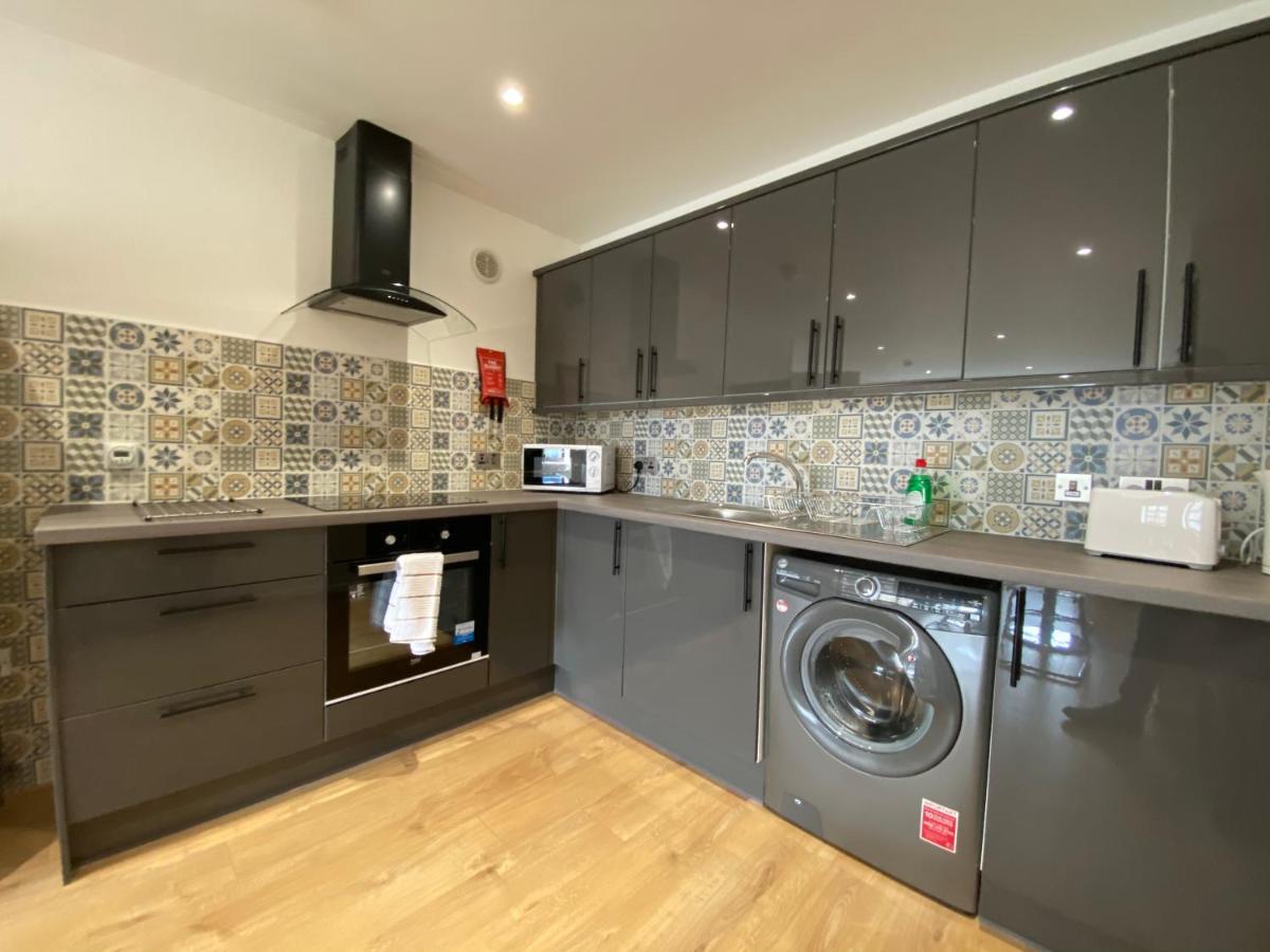 One-Bedroom Apartment - 125 Bell Street