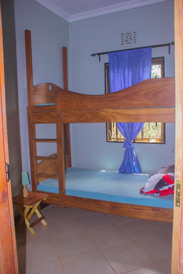 Doppel- oder Zweibettzimmer
