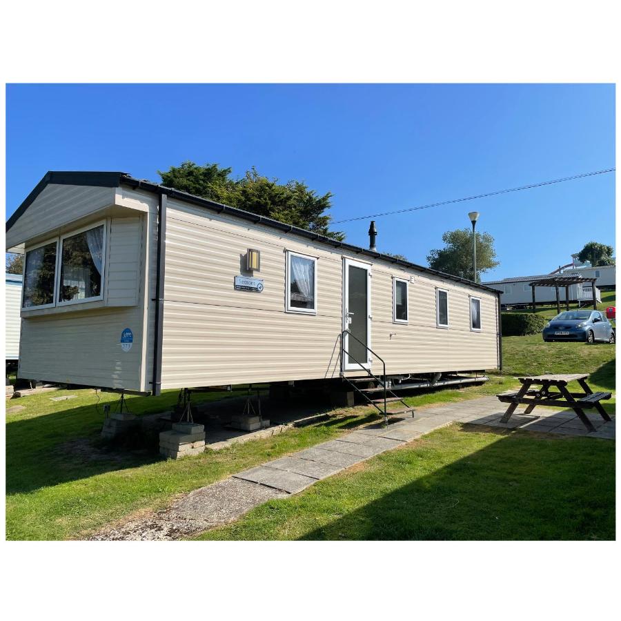 B&B Hollington - Cosy 3-Bed Caravan combe haven st Leonards on sea - Bed and Breakfast Hollington