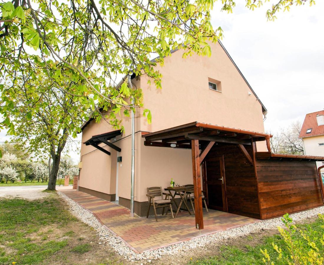 Prána Apartman - Ferienwohnung