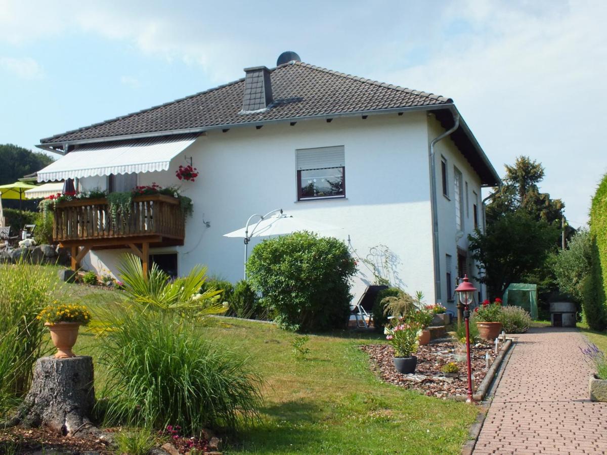 B&B Fritzlar - Ferienwohnung Iris - Bed and Breakfast Fritzlar