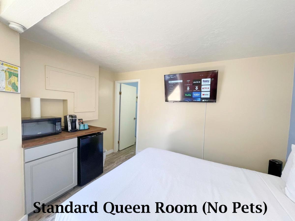 Standard Queen Room (No Pets)