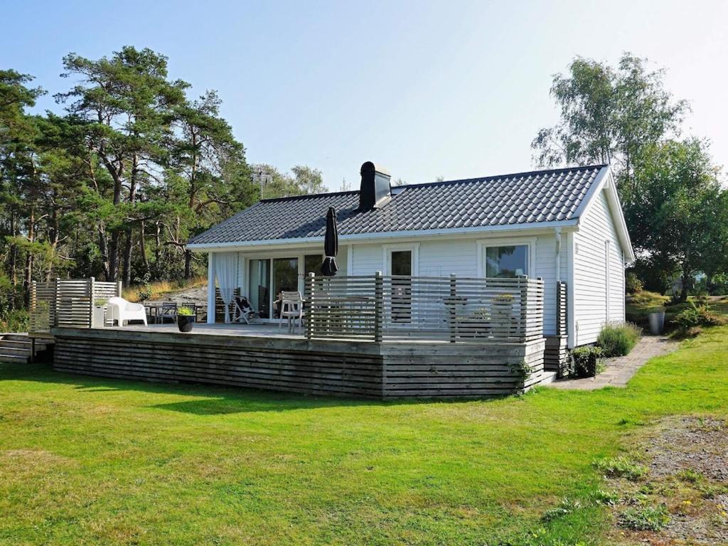 B&B Väröbacka - 5 person holiday home in V r backa - Bed and Breakfast Väröbacka