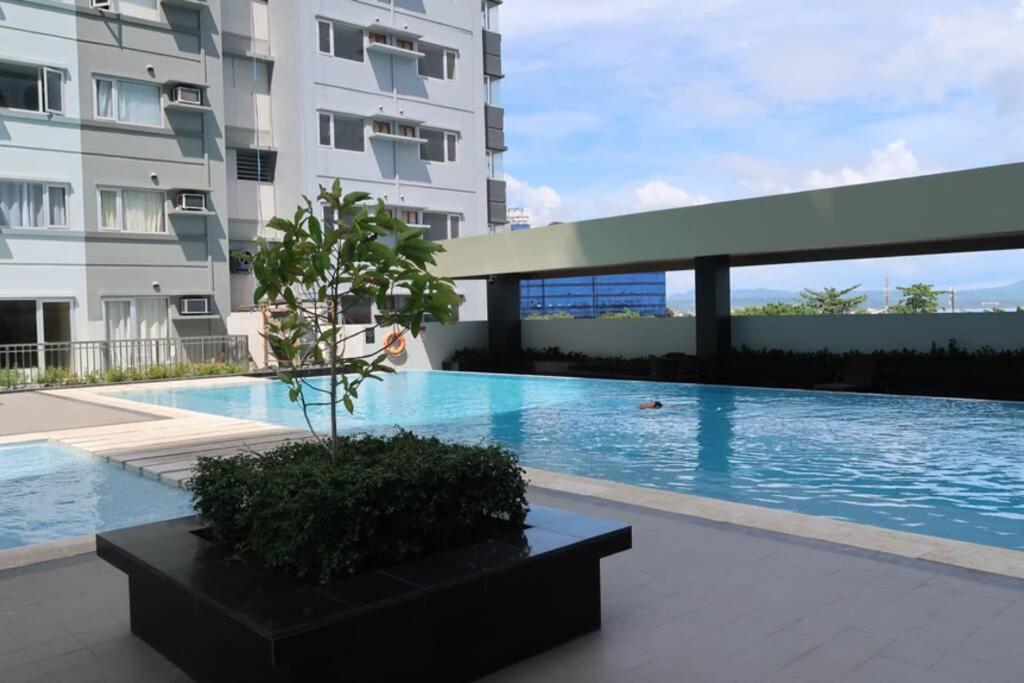 "Stylish Loft Condo with High-Speed WiFi at Avida Towers" - B&B Davao