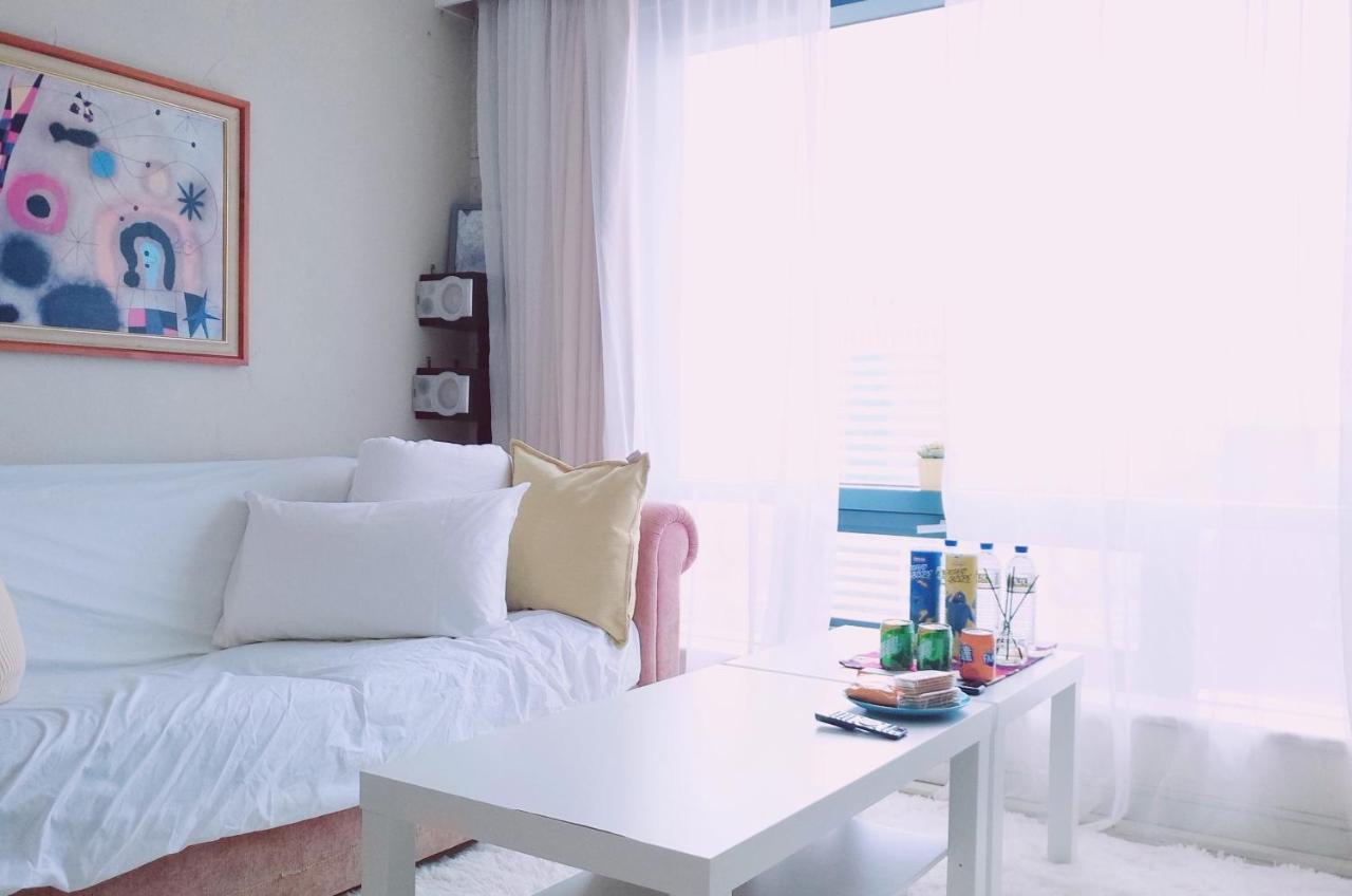 Deluxe Room (2 Adults + 1 Child)
