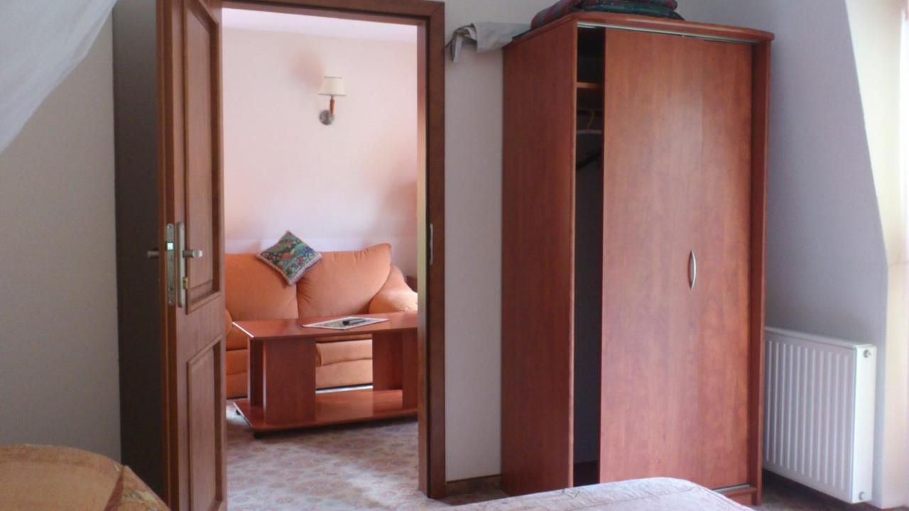 Apartment (4 Adults)
