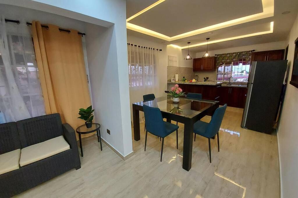 Cómodo Apto de 2hab con Aire 2baños, cerca de todo en Alma Rosa I - B&B El Seis