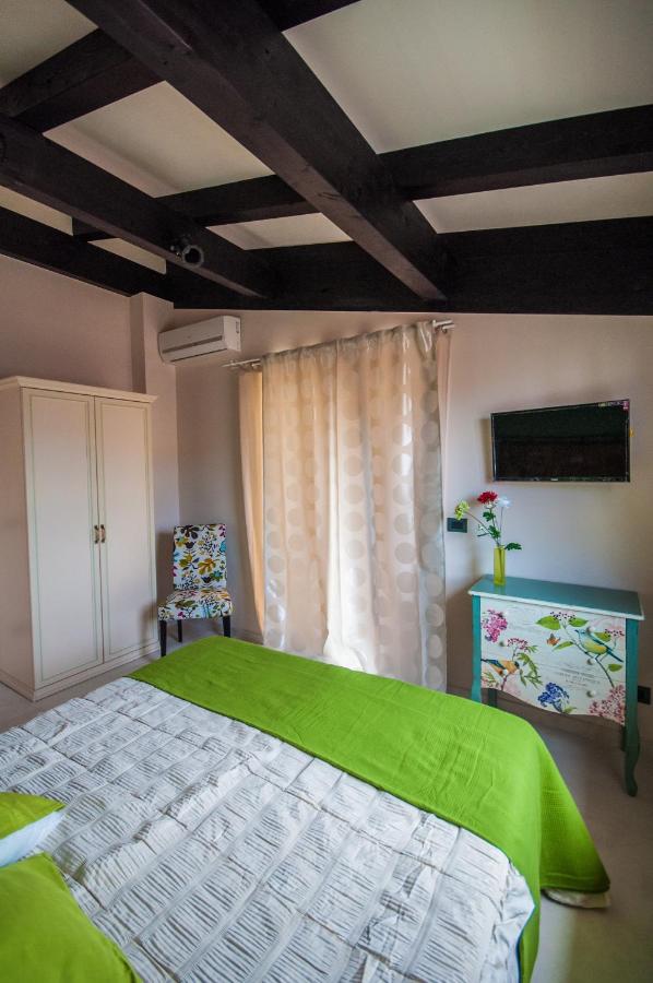 Camera Doppia con Letti Singoli con Bagno