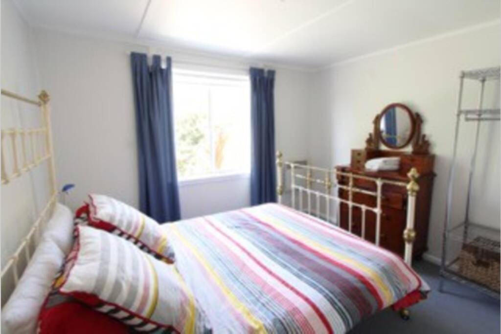 Lighthouse Retreat - Pet Friendly Free Wifi - Bed and Breakfast Apollo Bay