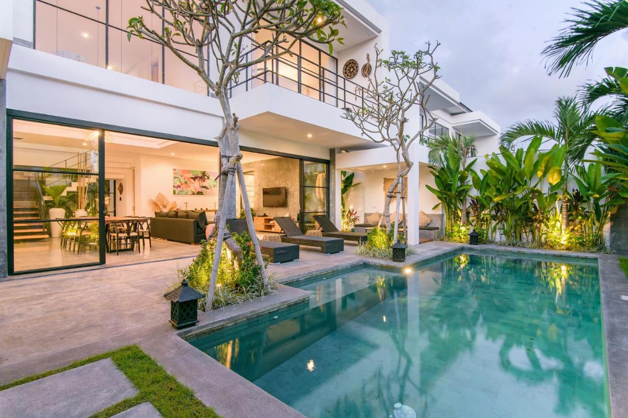 VILLA SOHO· Luxury & Indulgence - close to FINNS BEACH CLUB - Chambres d’hôtes Canggu