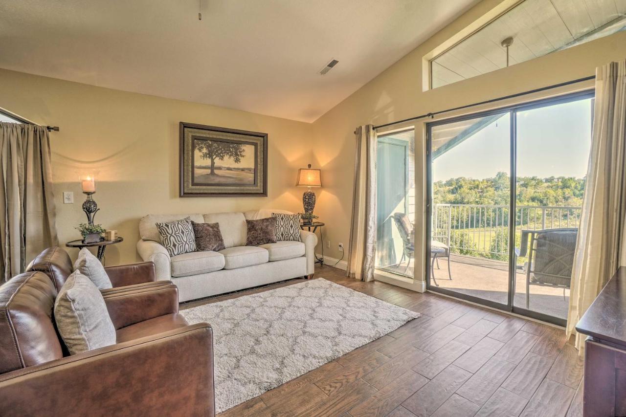 1 Block to Branson Strip: Cozy Golf-View Condo - B&B Branson