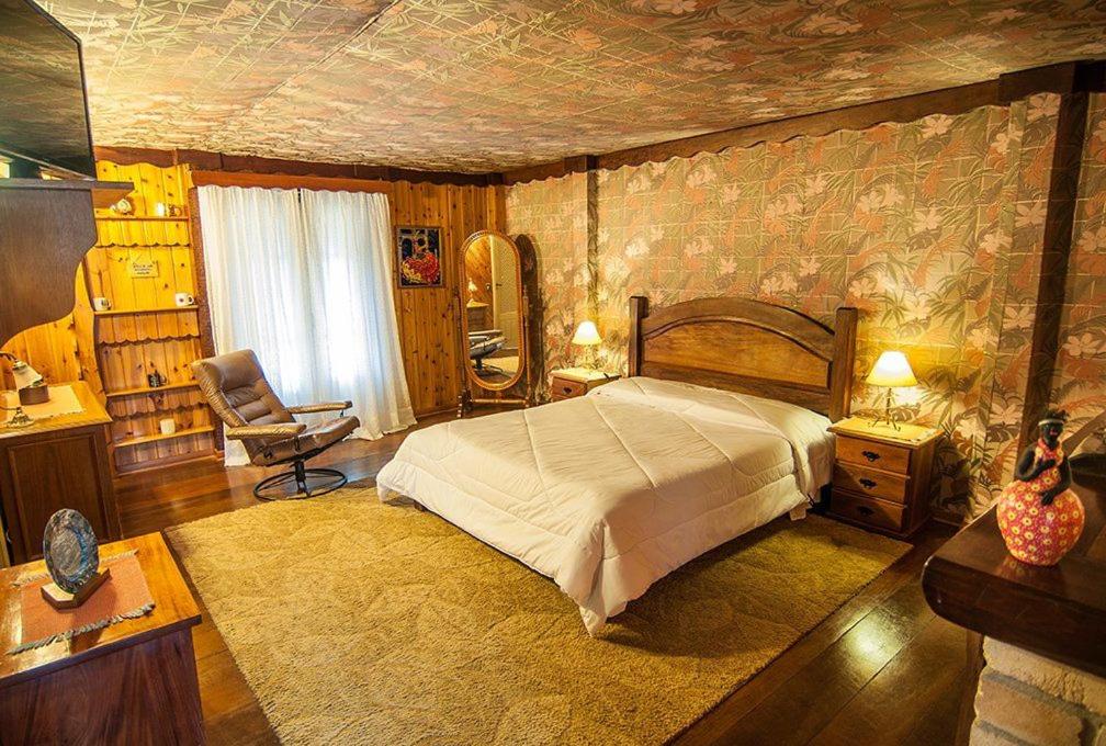 Chalé Luxo com Hidromassagem Individual e Vista para as Montanhas