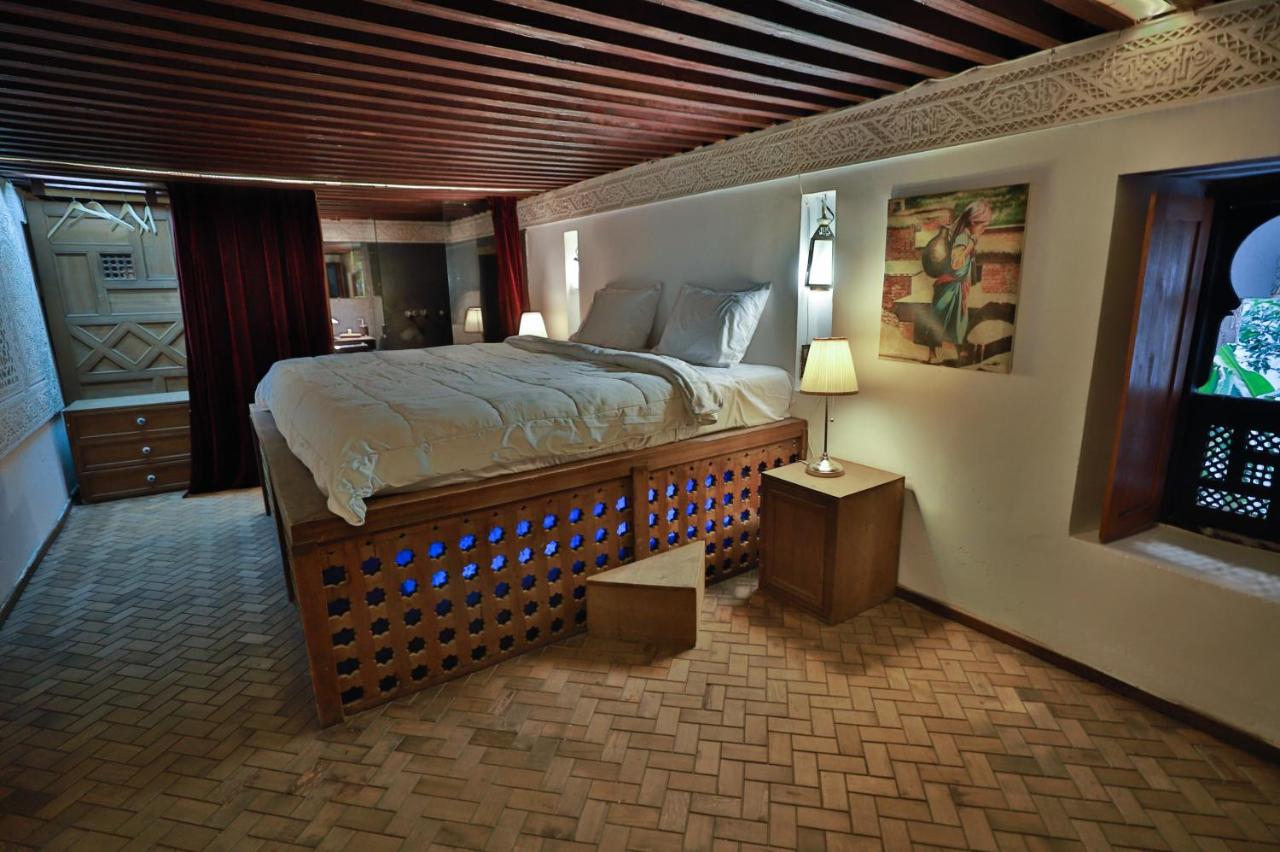 Habitación con cama grande 
