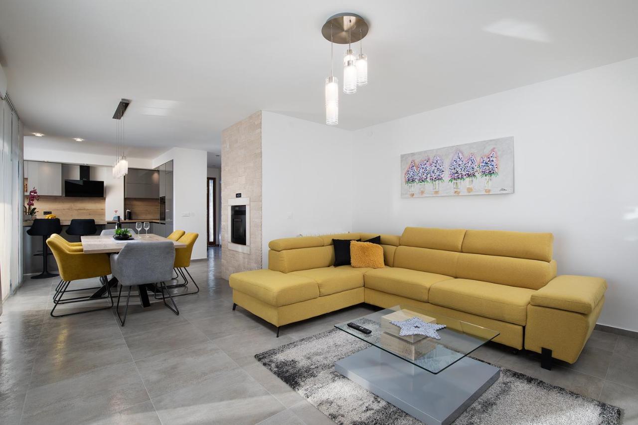 Appartamento con 3 Camere da Letto