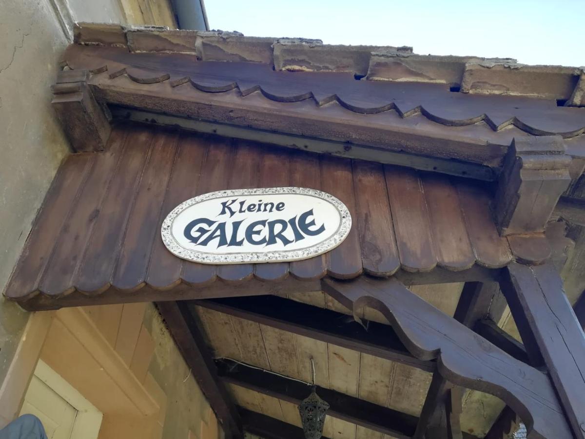 Kleine Galerie Apartment für 3 mit Küche Kamin Netflix Parken und Hofladen - B&B Steinhöfel