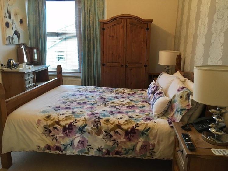 Kamer met Kingsize Bed