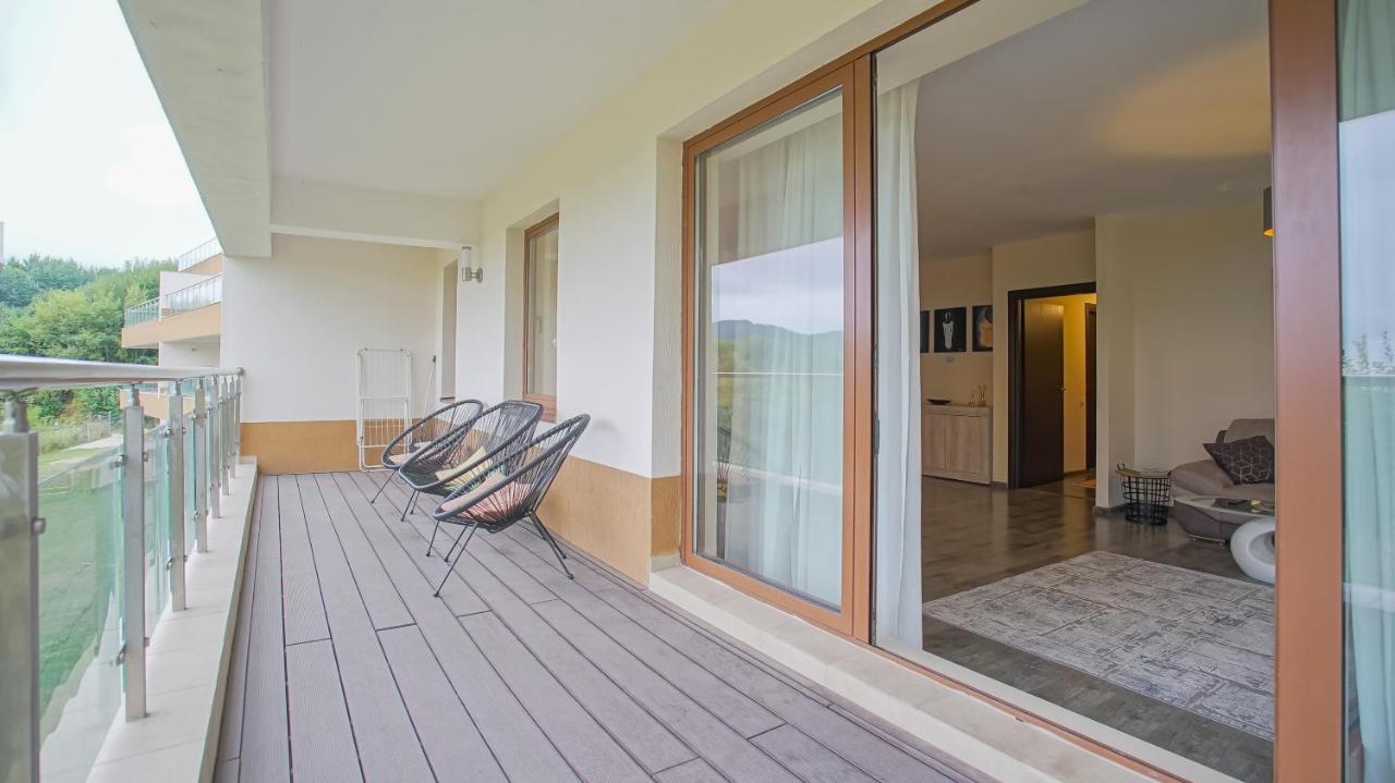 Coroni Apart 1 Cu Vedere Panoramica Brasov - Chambres d’hôtes Braşov