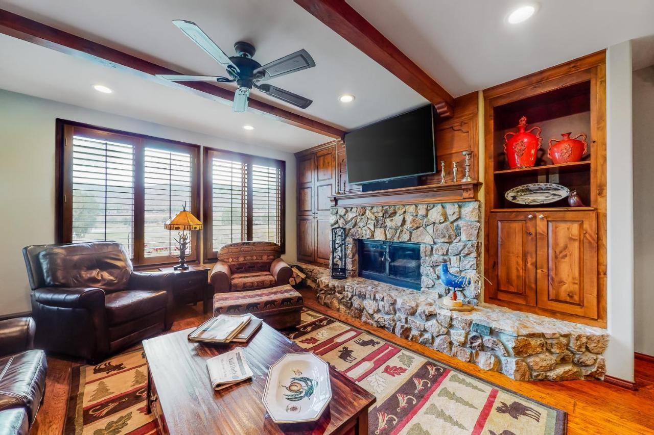 Arrowhead Condos - B&B Edwards