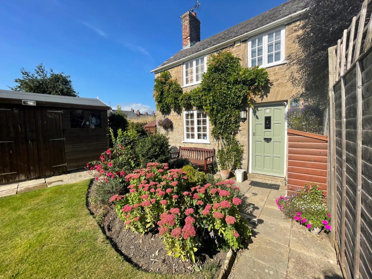 B&B Bridport - Cottage en-suite room with private lounge - Bed and Breakfast Bridport