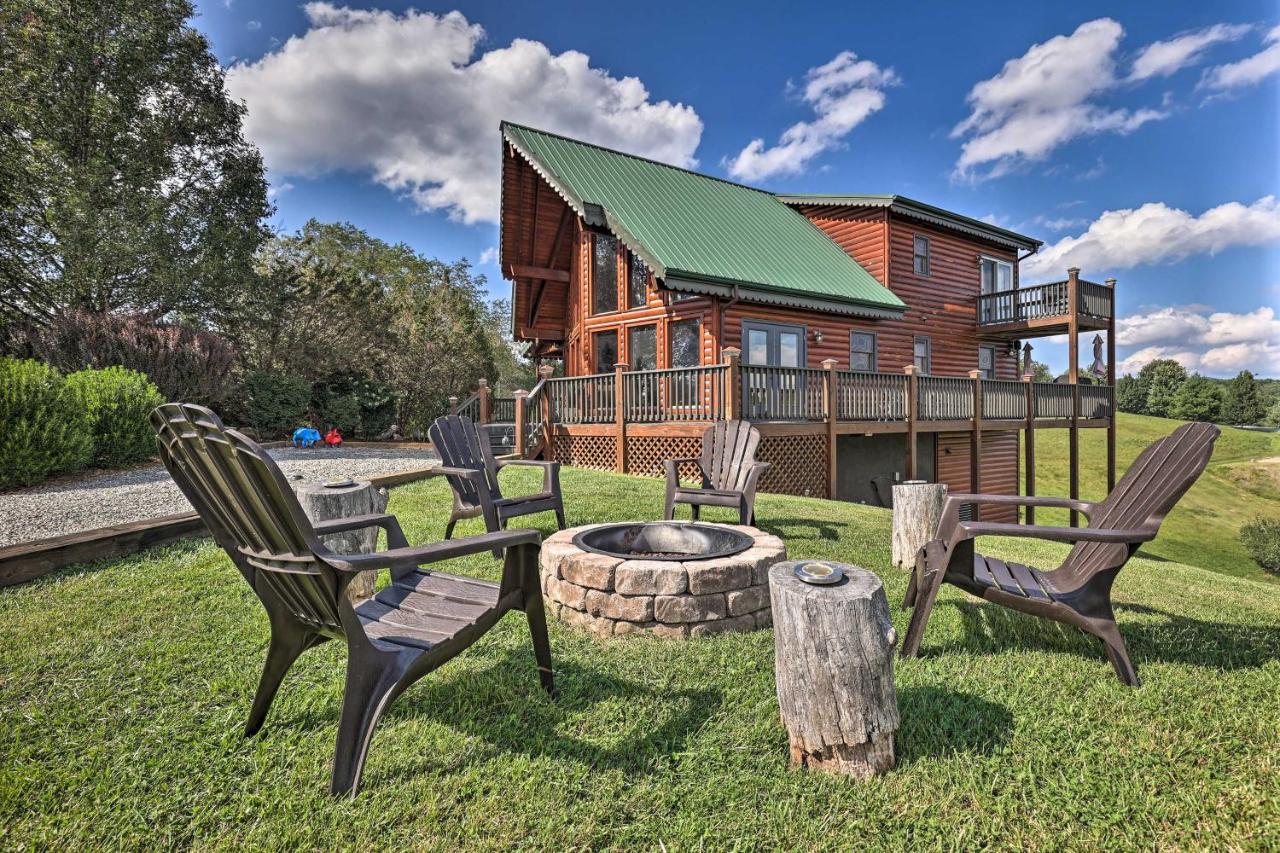 B&B Piney Creek - Piney Creek Mountain-View Cabin with Wraparound Deck - Bed and Breakfast Piney Creek